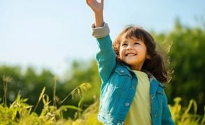 crianca menina feliz nomes letra a