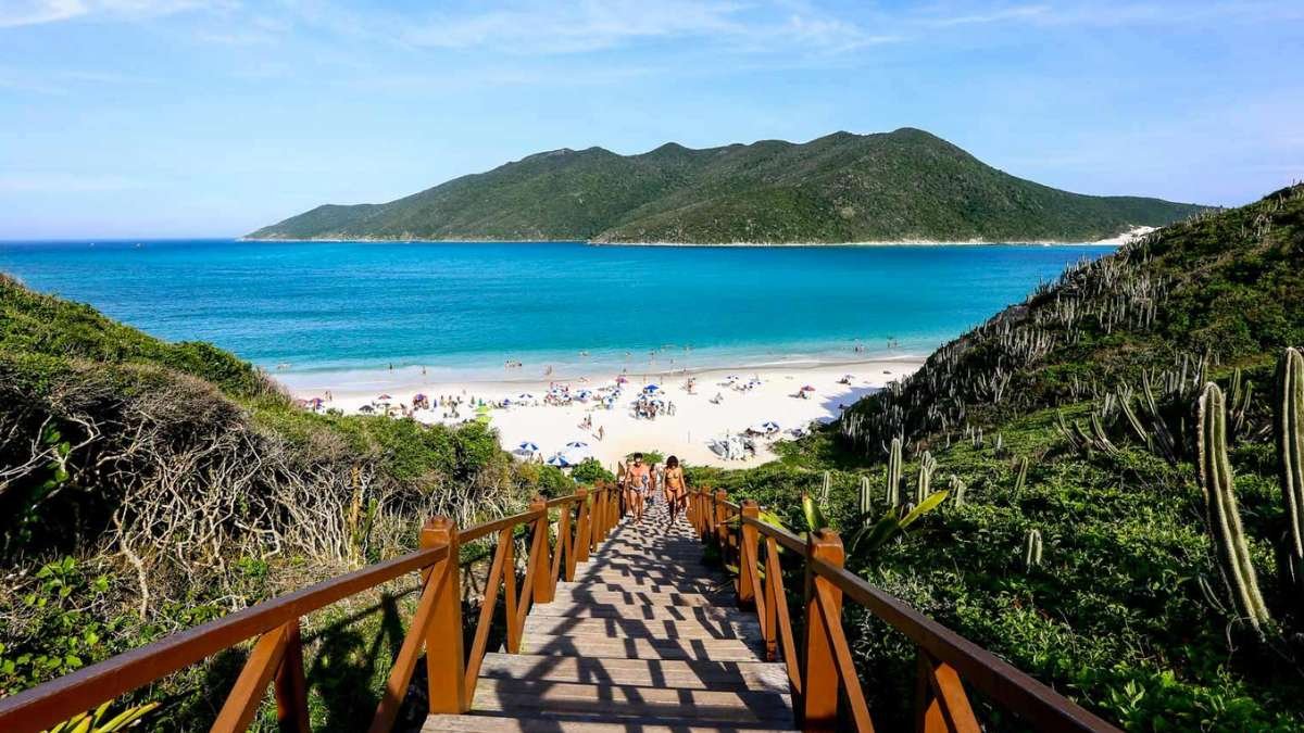 Arraial do Cabo &ndash; praias com &aacute;gua clara para crian&ccedil;as